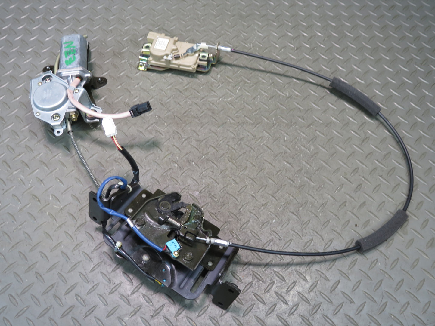 04-09 Nissan 350Z Convertible TOP Tonneau Cover Lid Lock Actuator Motor Set OEM