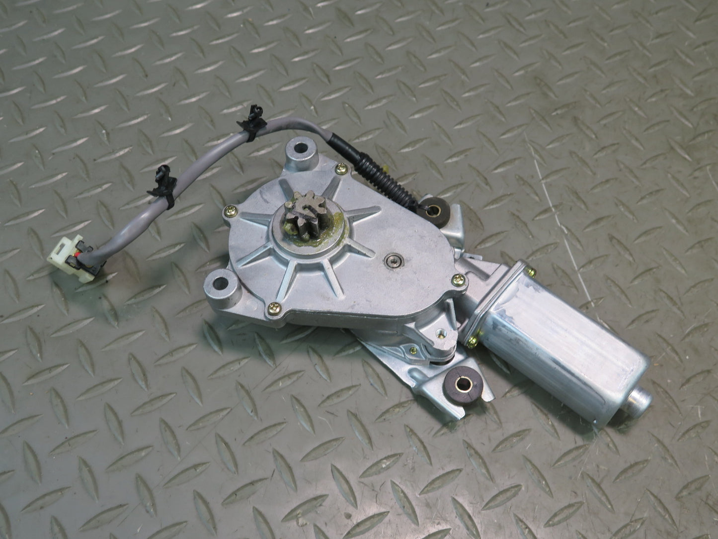 04-09 Nissan Z33 350Z Convertible Set of 2 TOP Roof Lift Motor Drive Unit OEM