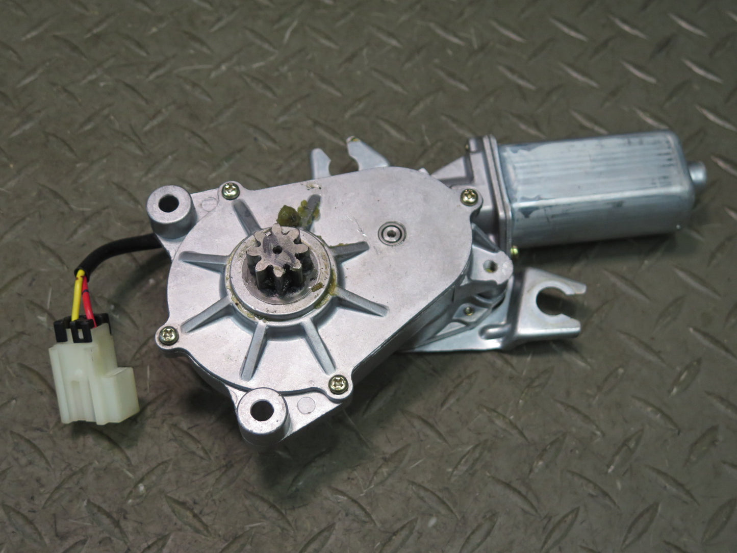 04-09 Nissan Z33 350Z Convertible Set of 2 TOP Roof Lift Motor Drive Unit OEM