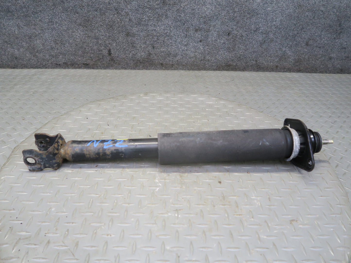 03-05 Nissan Z33 350Z Set of 2 Rear Strut Shock Absorber 34K Miles OEM