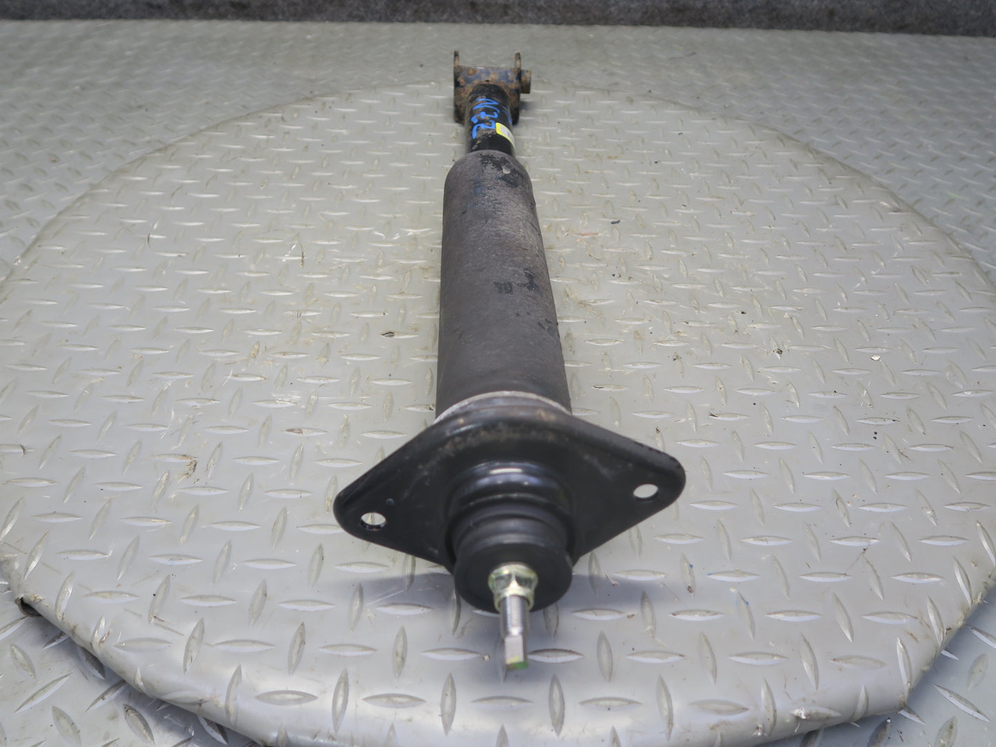 03-05 Nissan Z33 350Z Set of 2 Rear Strut Shock Absorber 34K Miles OEM