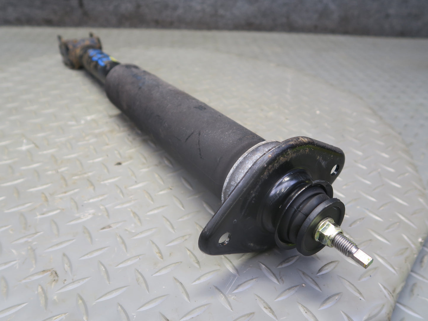 03-05 Nissan Z33 350Z Set of 2 Rear Strut Shock Absorber 34K Miles OEM
