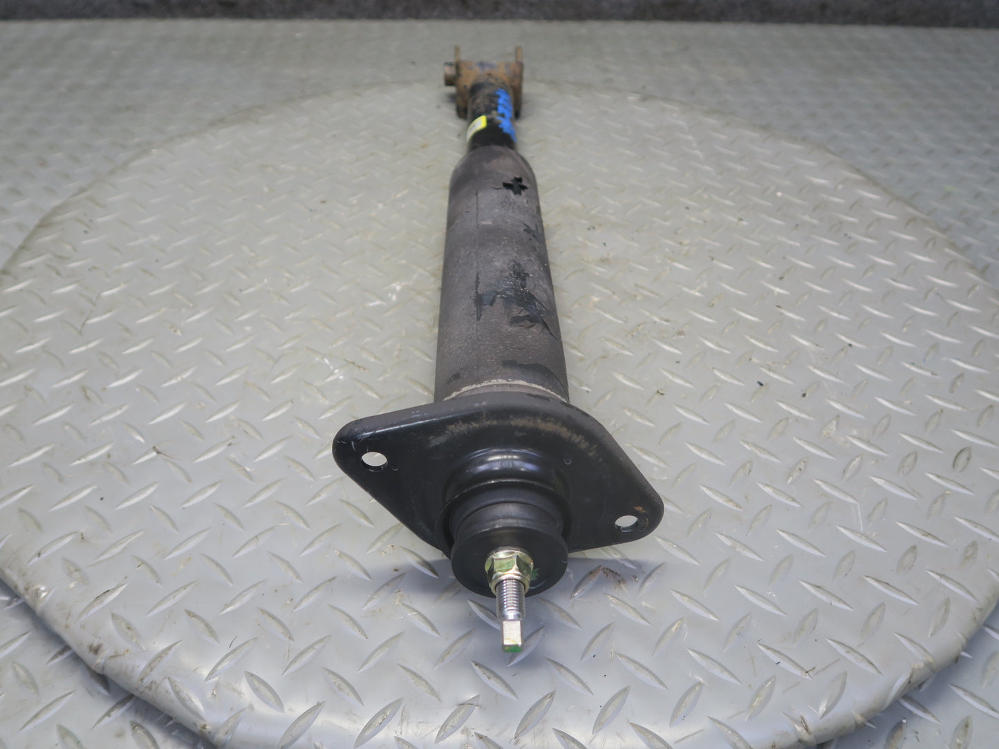 03-05 Nissan Z33 350Z Set of 2 Rear Strut Shock Absorber 34K Miles OEM