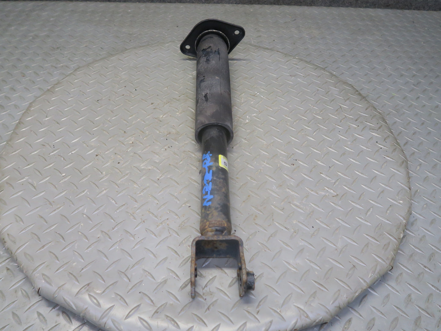 03-05 Nissan Z33 350Z Set of 2 Rear Strut Shock Absorber 34K Miles OEM