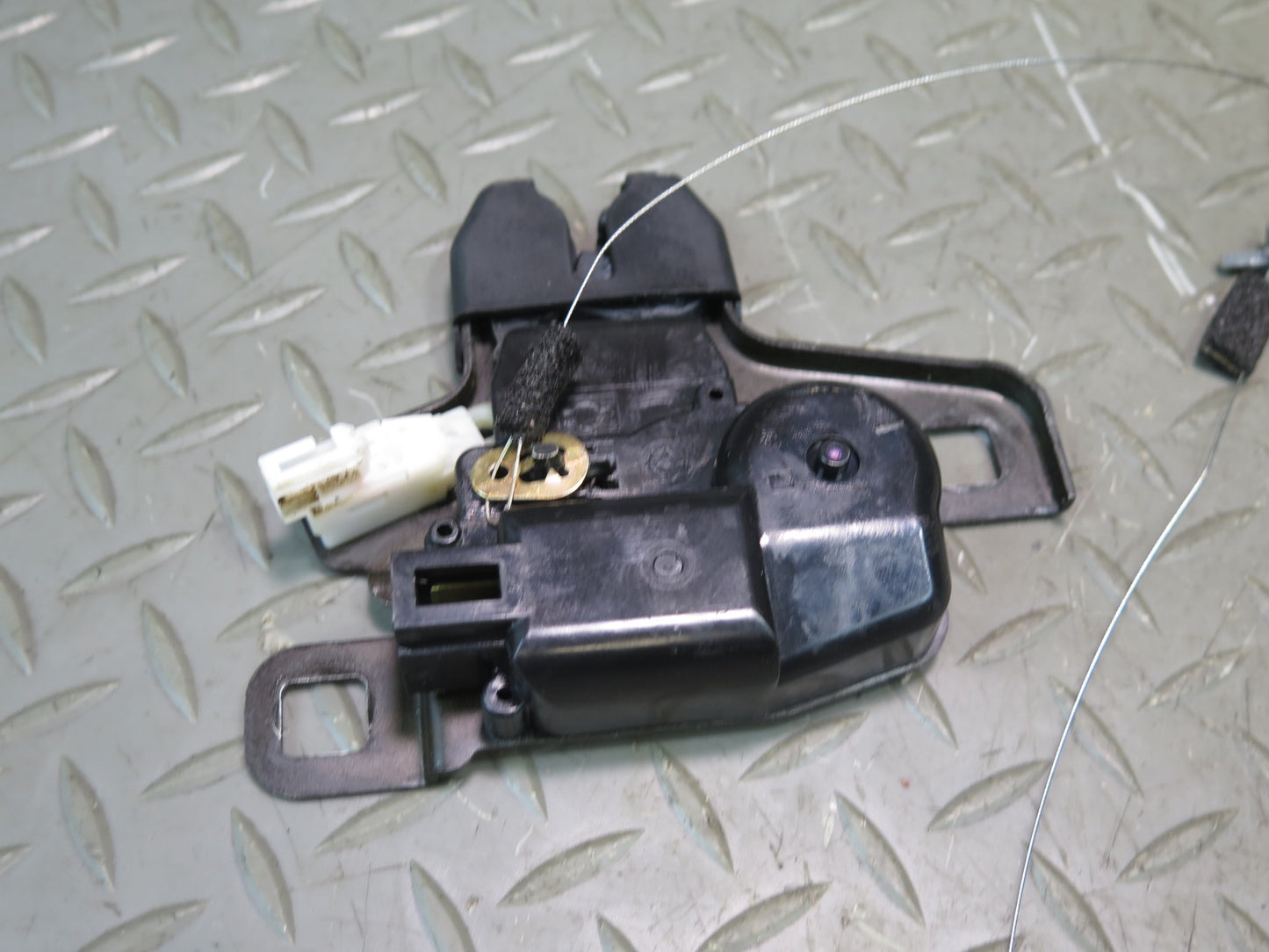 04-09 Nissan Z33 350Z Convertible Set of 2 Left & Right TOP Roof Lock Latch OEM