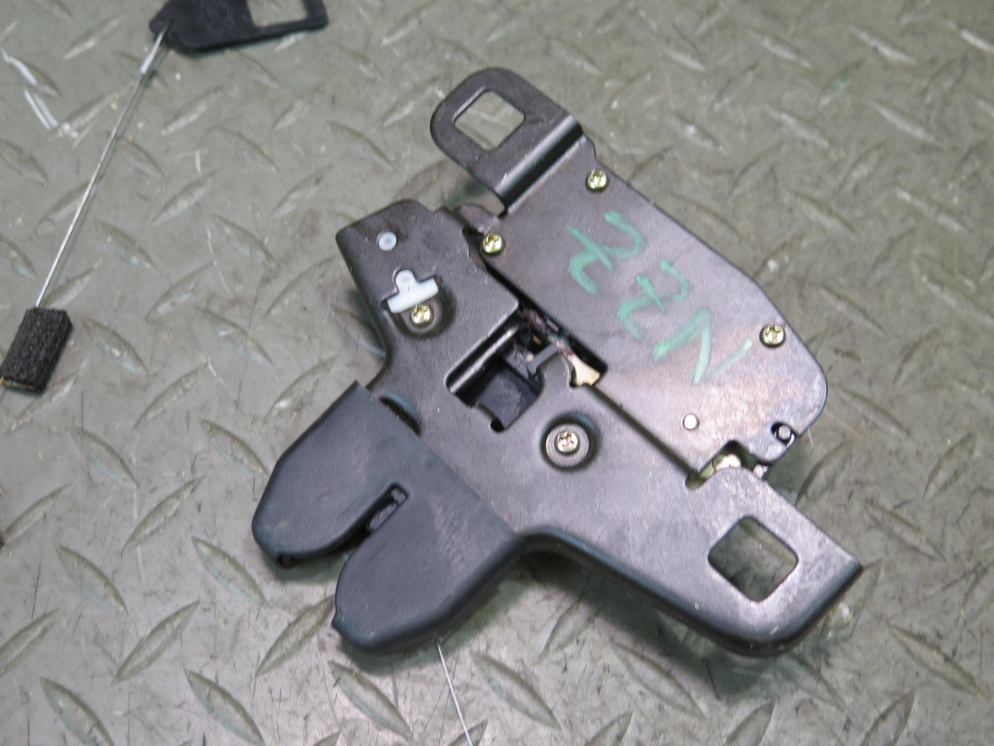 04-09 Nissan Z33 350Z Convertible Set of 2 Left & Right TOP Roof Lock Latch OEM