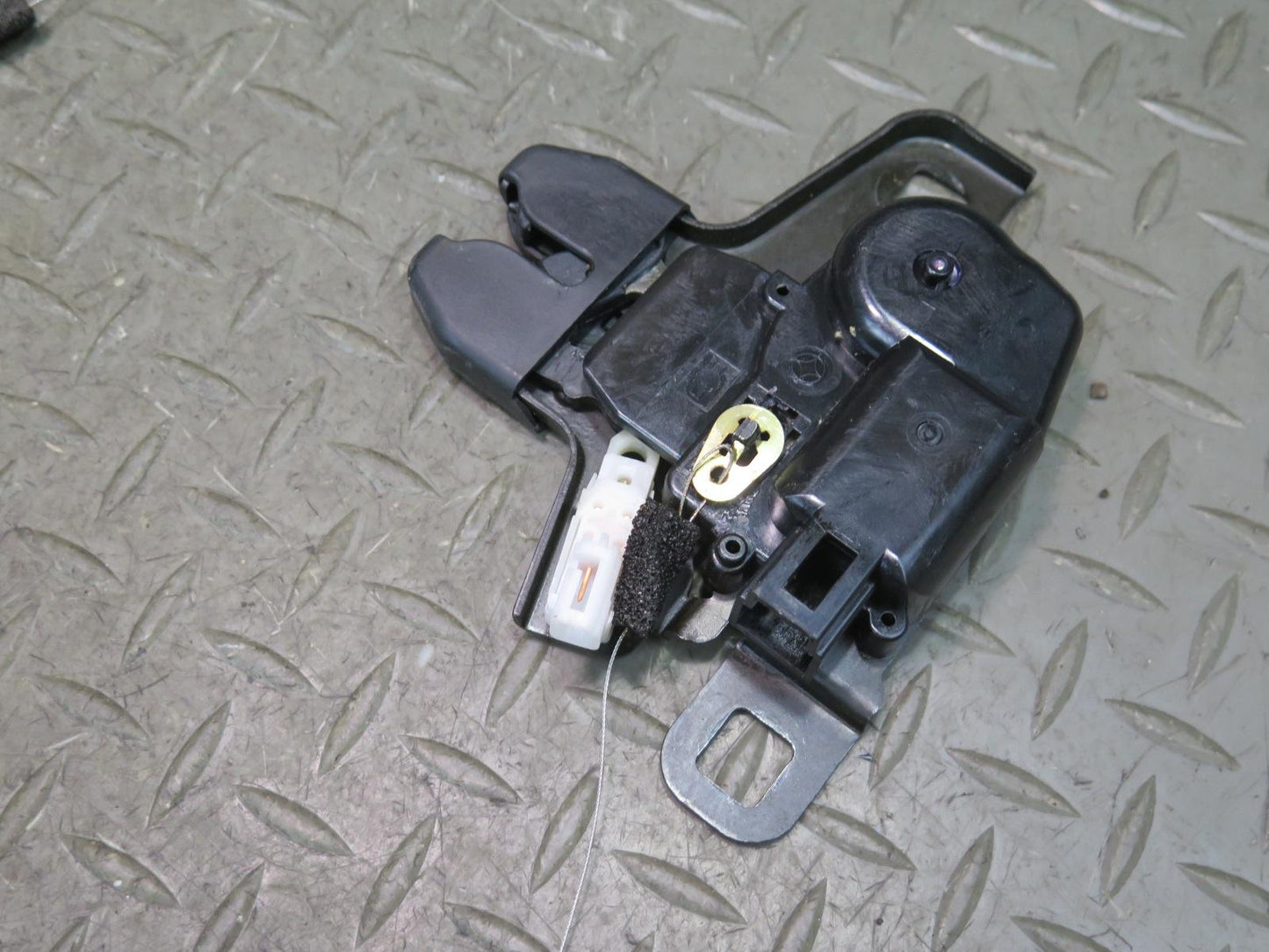 04-09 Nissan Z33 350Z Convertible Set of 2 Left & Right TOP Roof Lock Latch OEM