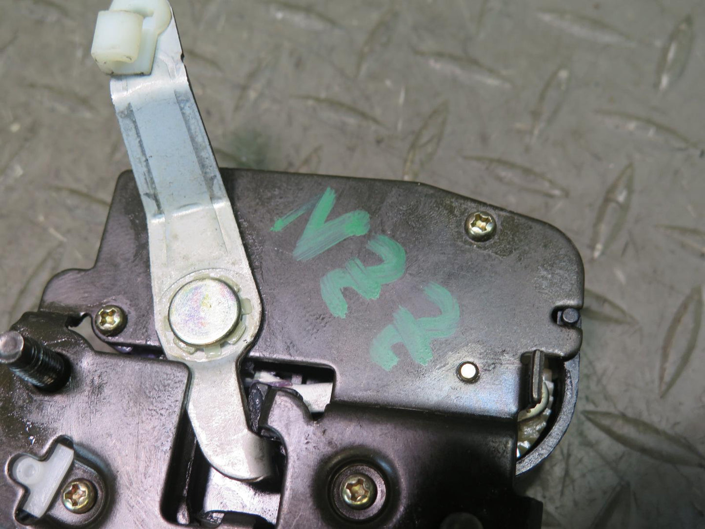 04-09 Nissan 350Z Z33 Convertible Rear Trunk Lid Lock Latch Actuator OEM