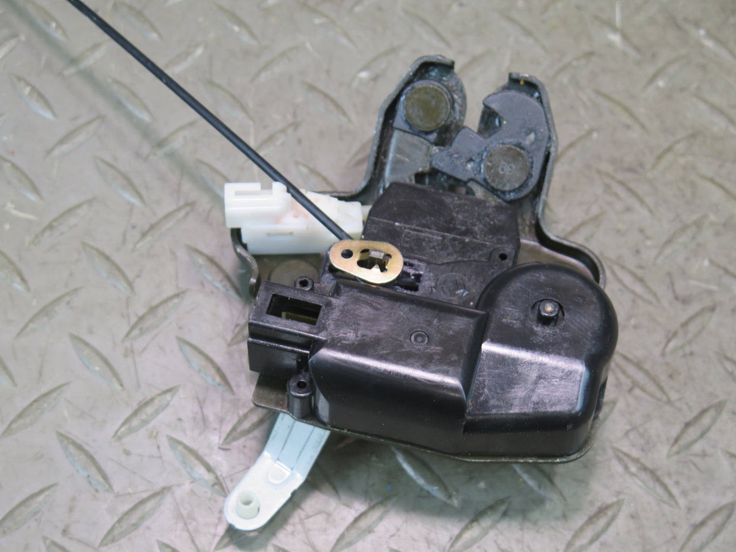 04-09 Nissan 350Z Z33 Convertible Rear Trunk Lid Lock Latch Actuator OEM