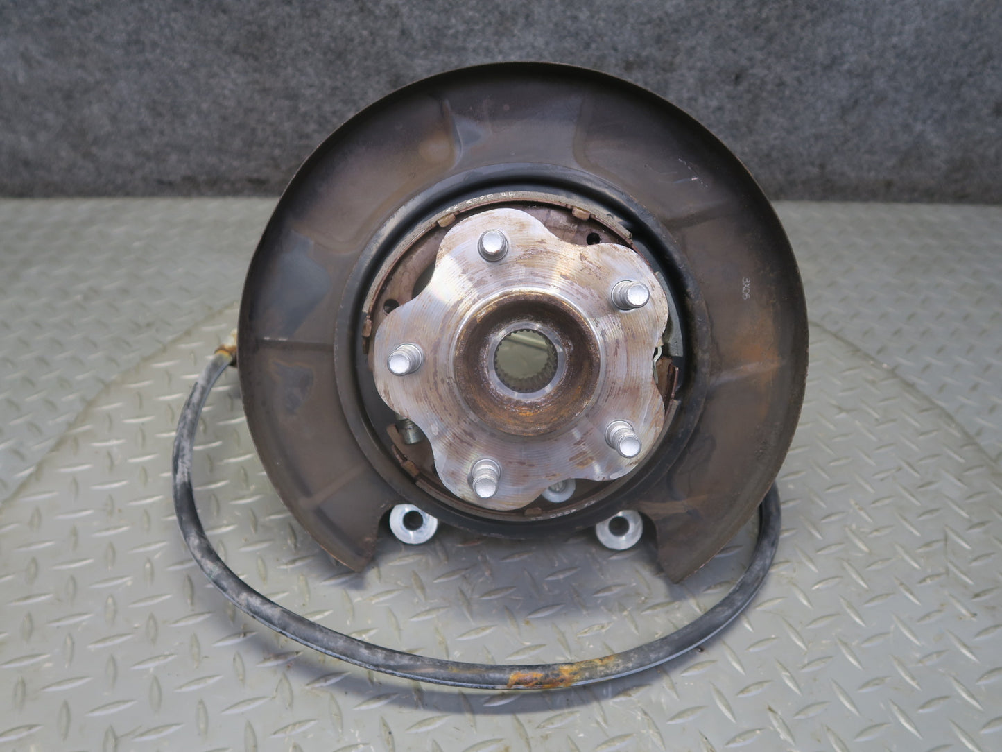 03-09 Nissan Z33 350Z Rear Left Spindle Knuckle Wheel Hub Bearing 34K Miles OEM
