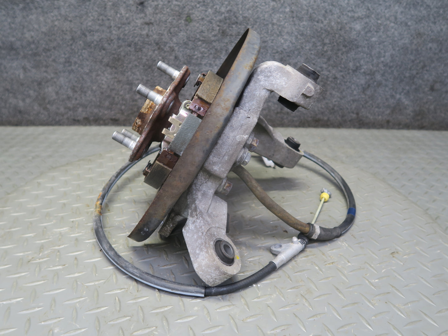 03-09 Nissan Z33 350Z Rear Left Spindle Knuckle Wheel Hub Bearing 34K Miles OEM