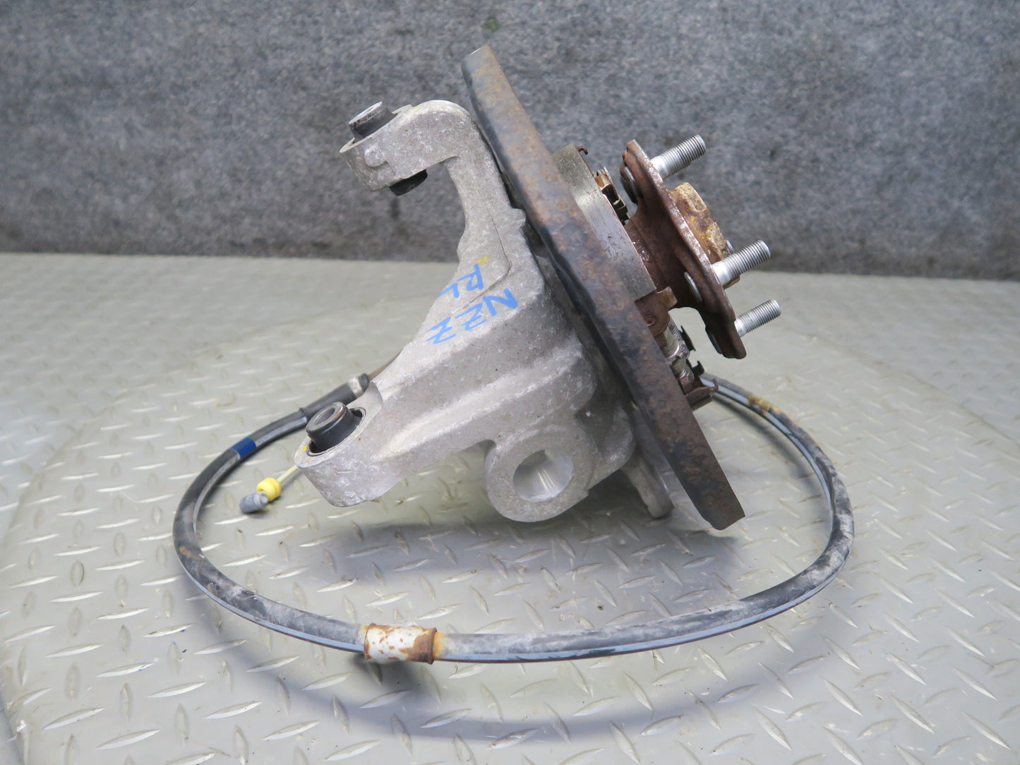 03-09 Nissan Z33 350Z Rear Left Spindle Knuckle Wheel Hub Bearing 34K Miles OEM