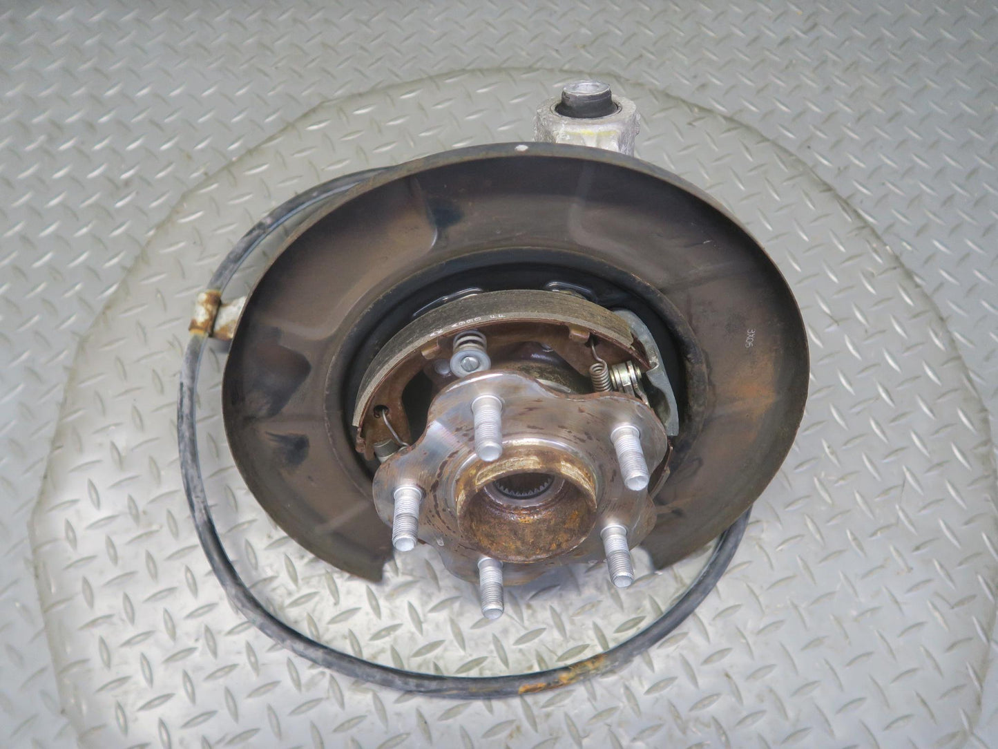 03-09 Nissan Z33 350Z Rear Left Spindle Knuckle Wheel Hub Bearing 34K Miles OEM