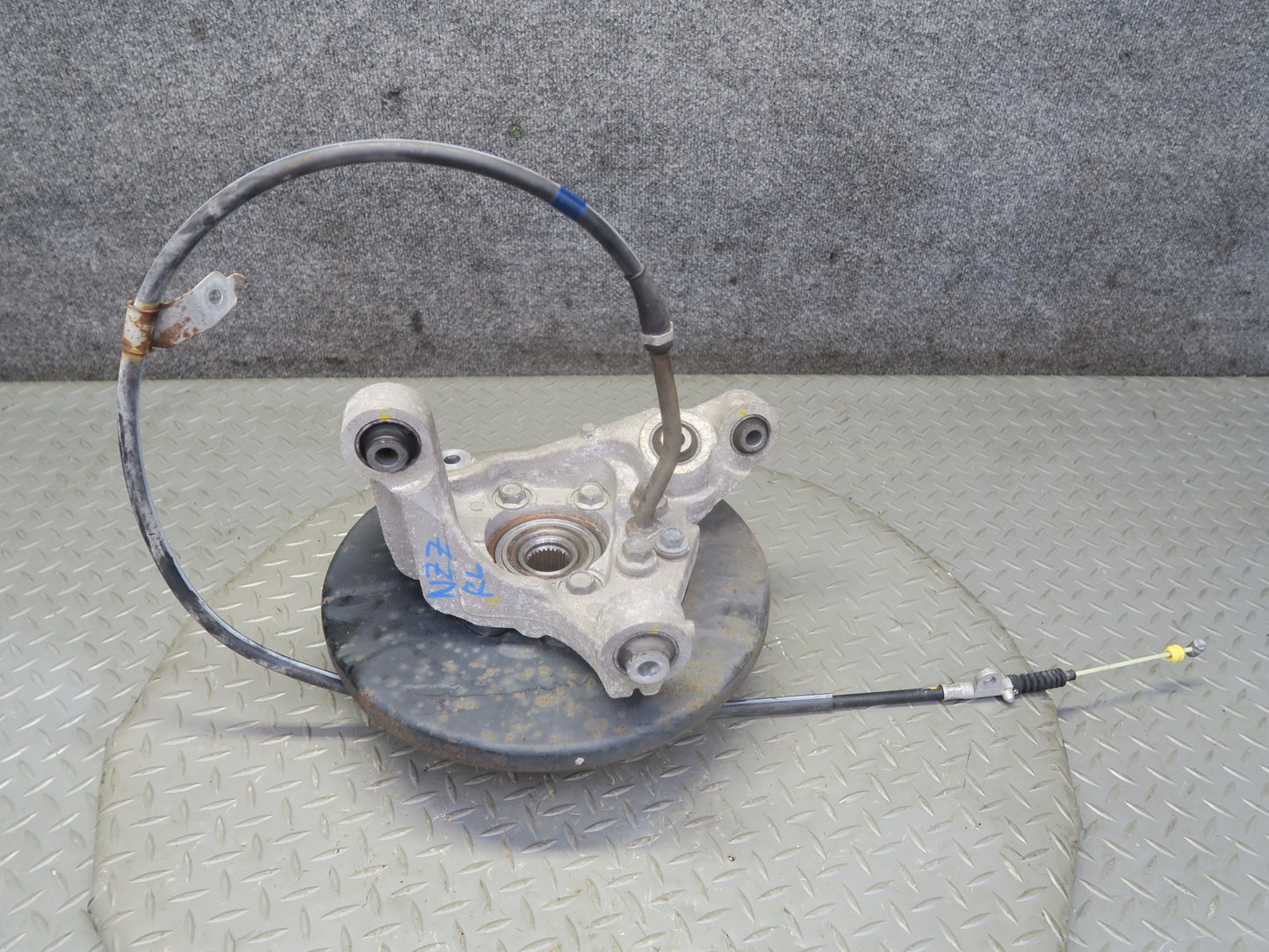 03-09 Nissan Z33 350Z Rear Left Spindle Knuckle Wheel Hub Bearing 34K Miles OEM