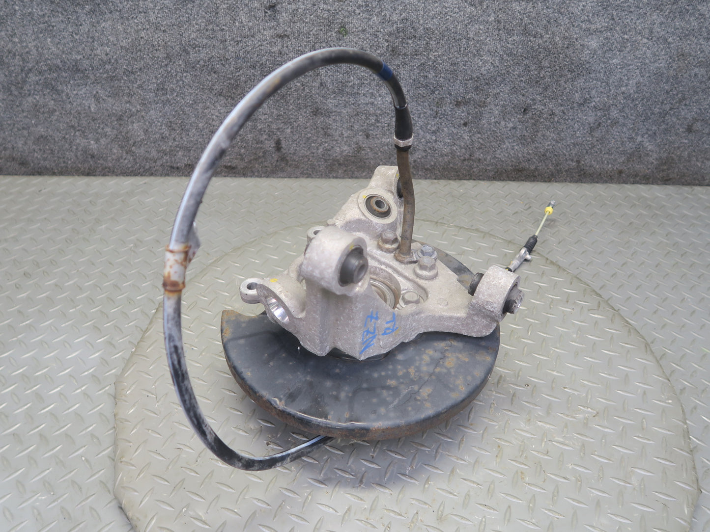 03-09 Nissan Z33 350Z Rear Left Spindle Knuckle Wheel Hub Bearing 34K Miles OEM