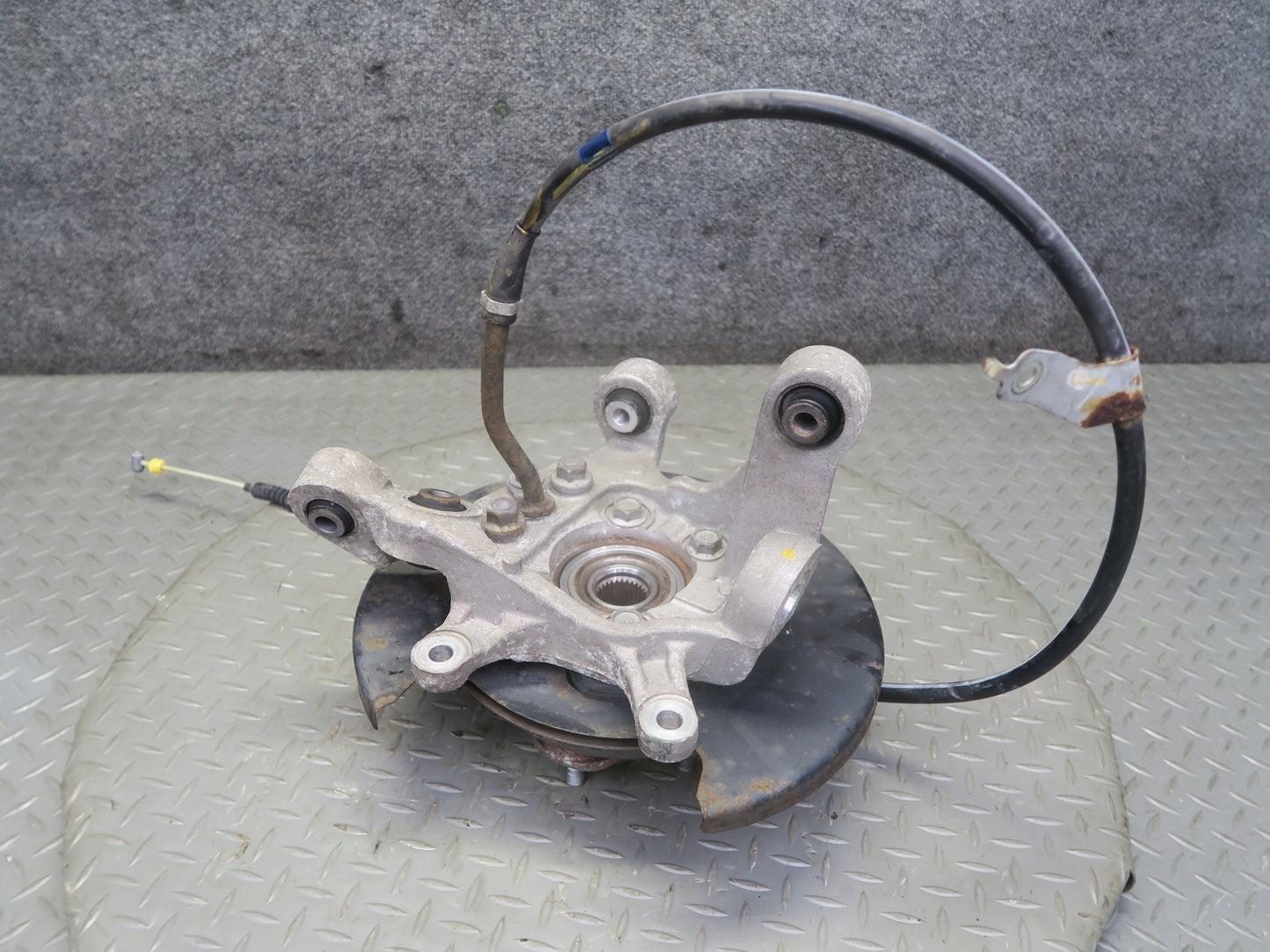 03-09 Nissan Z33 350Z Rear Left Spindle Knuckle Wheel Hub Bearing 34K Miles OEM