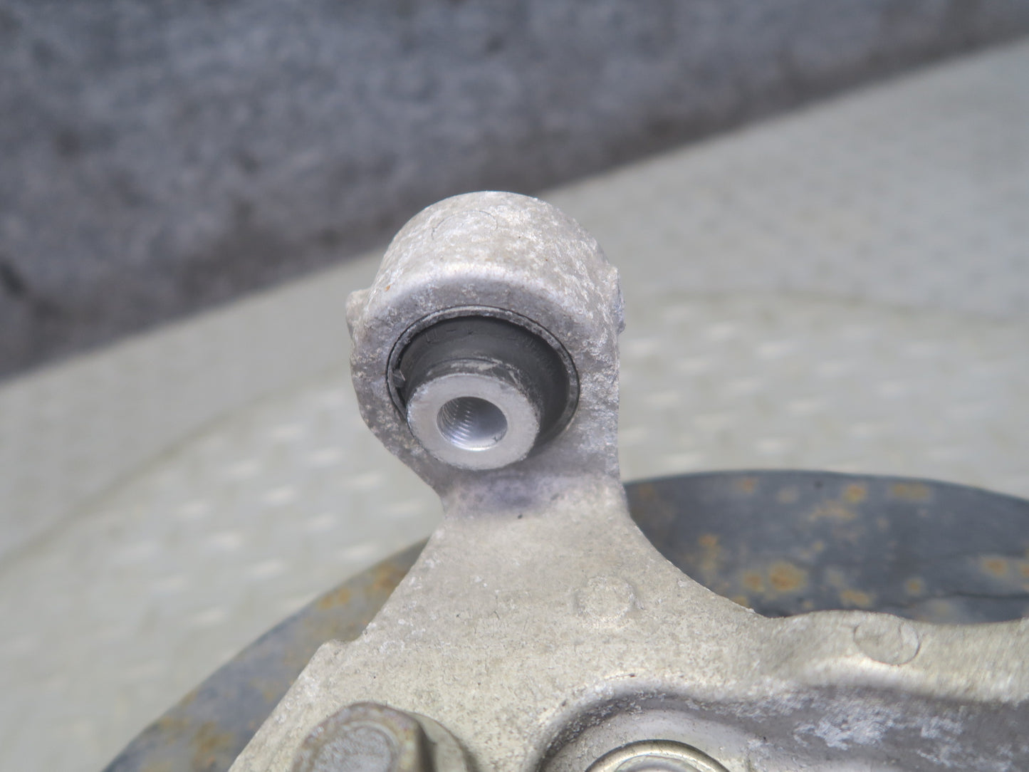 03-09 Nissan Z33 350Z Rear Left Spindle Knuckle Wheel Hub Bearing 34K Miles OEM