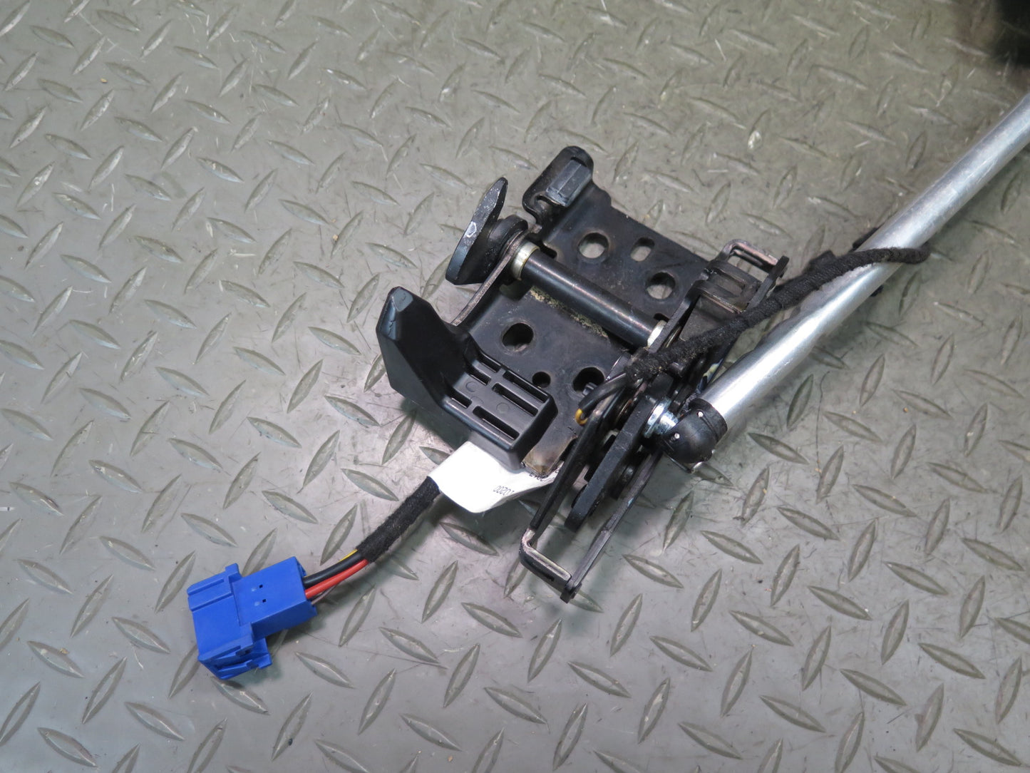 16-24 Chevrolet Camaro SS Convertible TOP Roof Lock Latch Motor Assembly OEM