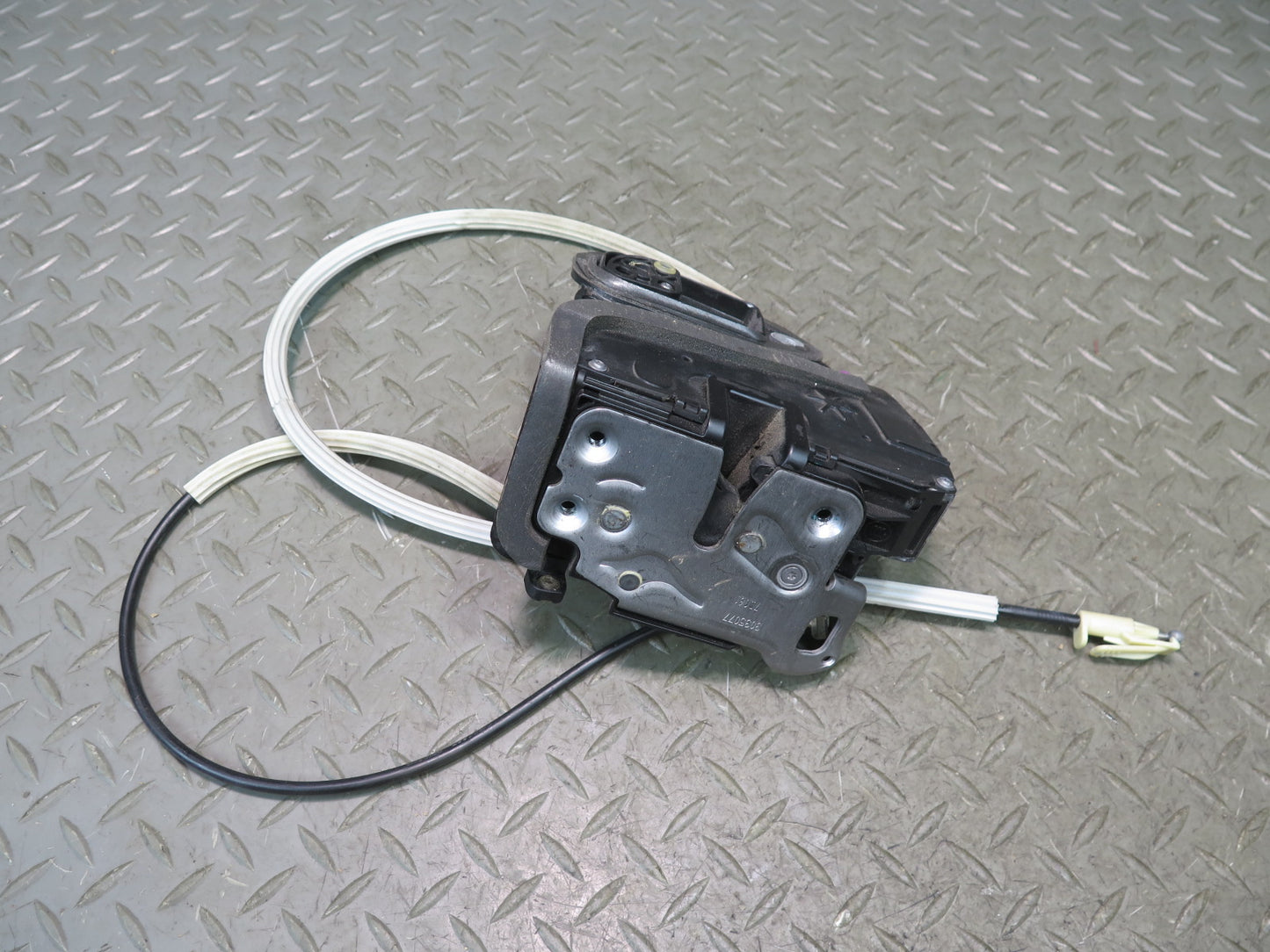 16-24 Chevrolet Camaro SS Left Driver Door Lock Latch Actuator 13510955 OEM