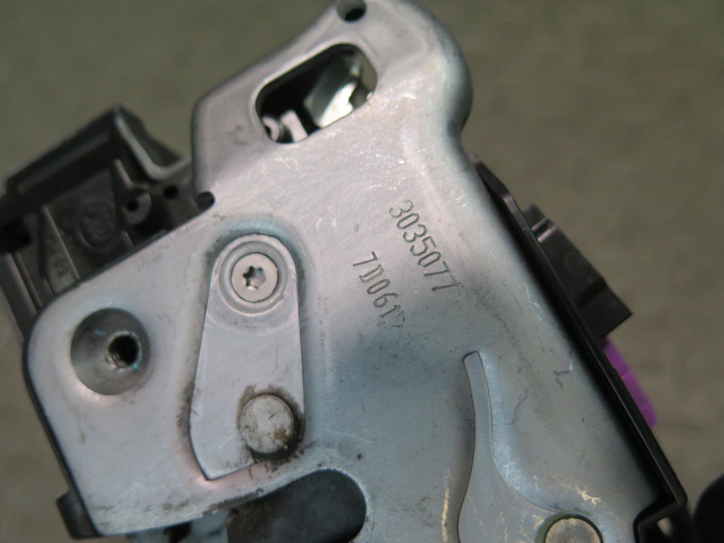 16-24 Chevrolet Camaro SS Left Driver Door Lock Latch Actuator 13510955 OEM