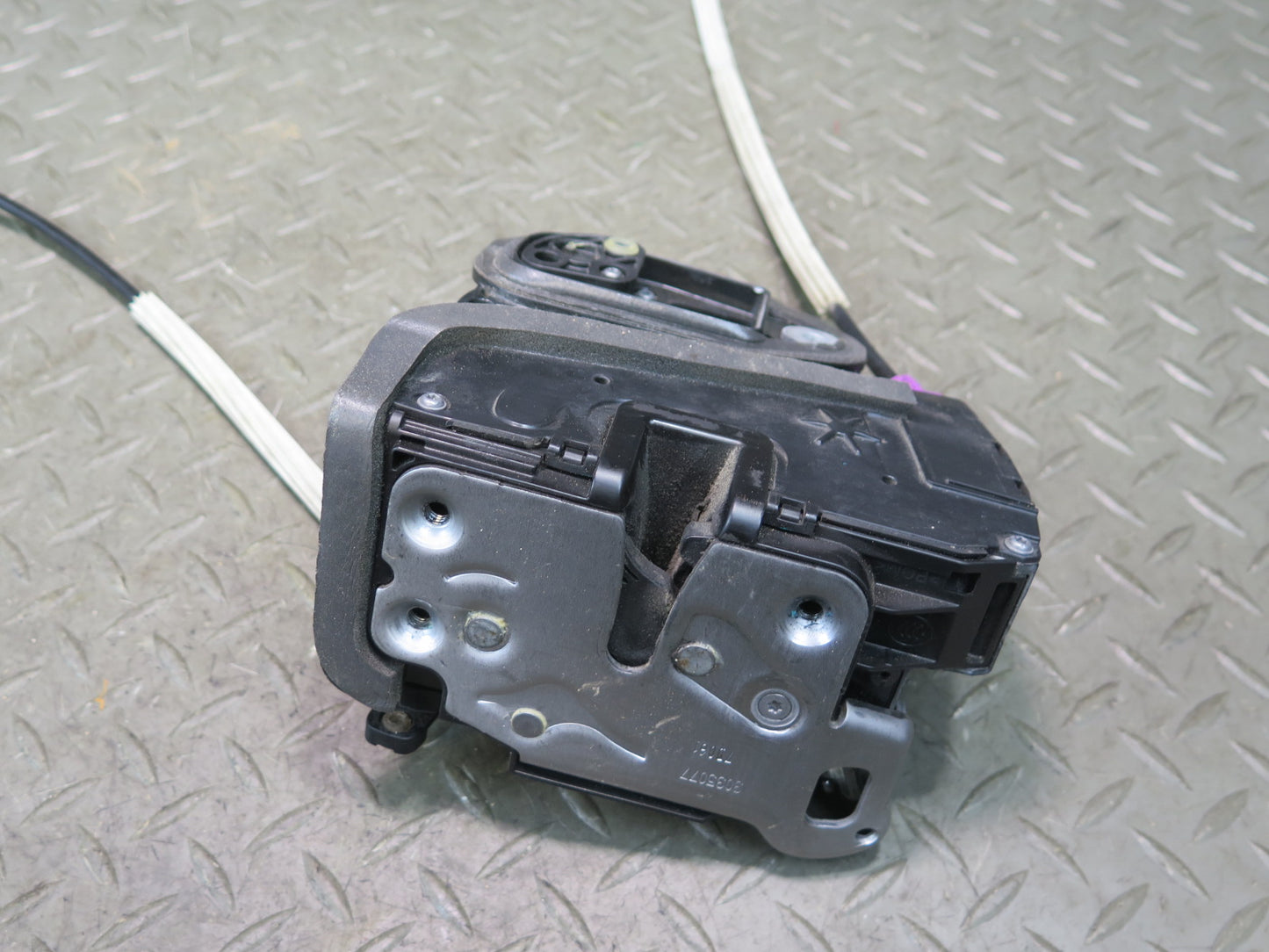 16-24 Chevrolet Camaro SS Left Driver Door Lock Latch Actuator 13510955 OEM
