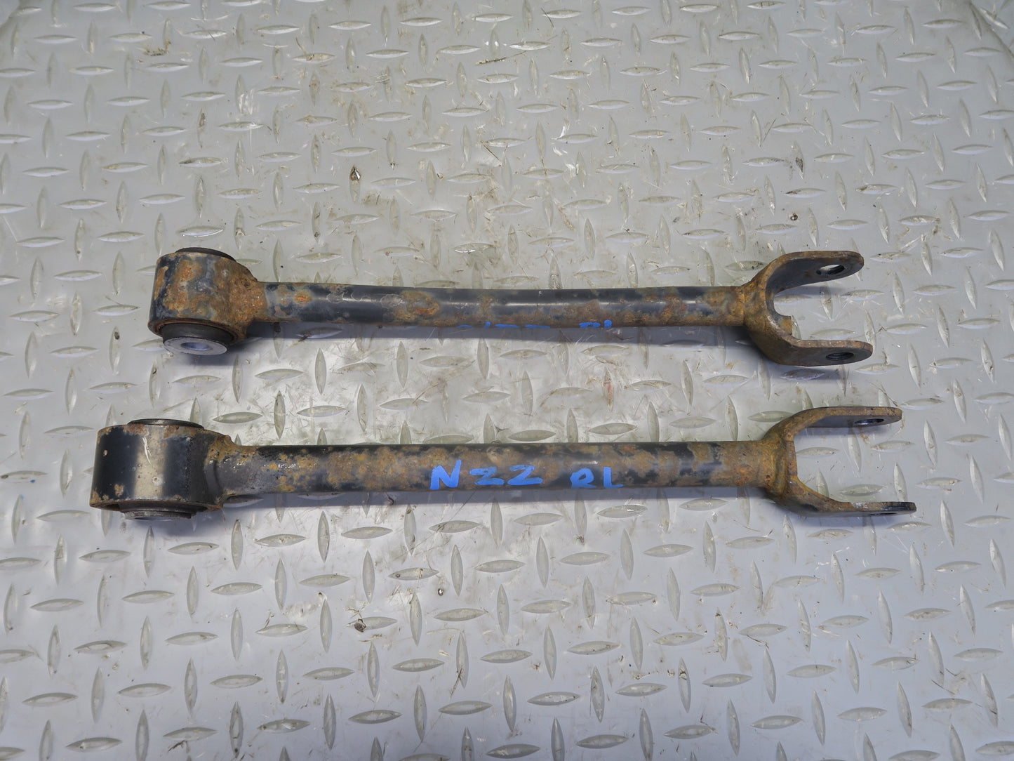 04-06 Nissan 350Z Z33 Convert Set of 3 Rear Left Suspension Control Arm OEM