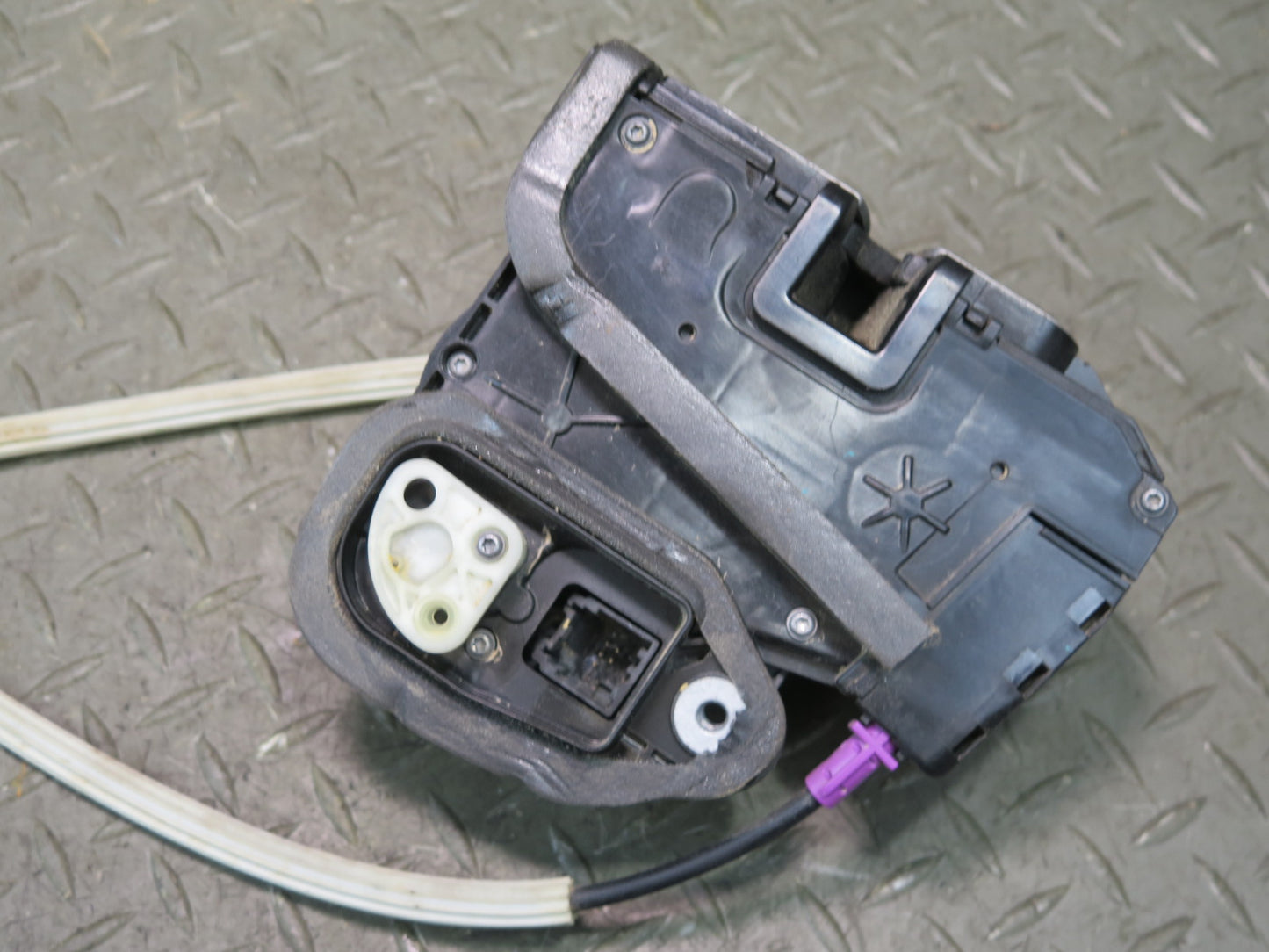 16-24 Chevrolet Camaro SS Right Passendger Door Lock Latch Actuator 13510954 OEM