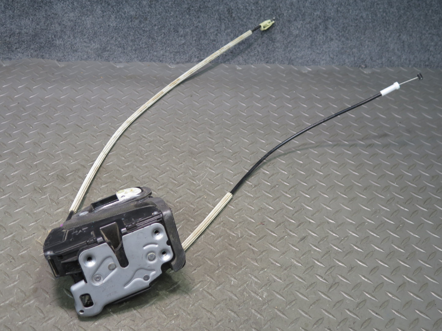 16-24 Chevrolet Camaro SS Right Passendger Door Lock Latch Actuator 13510954 OEM