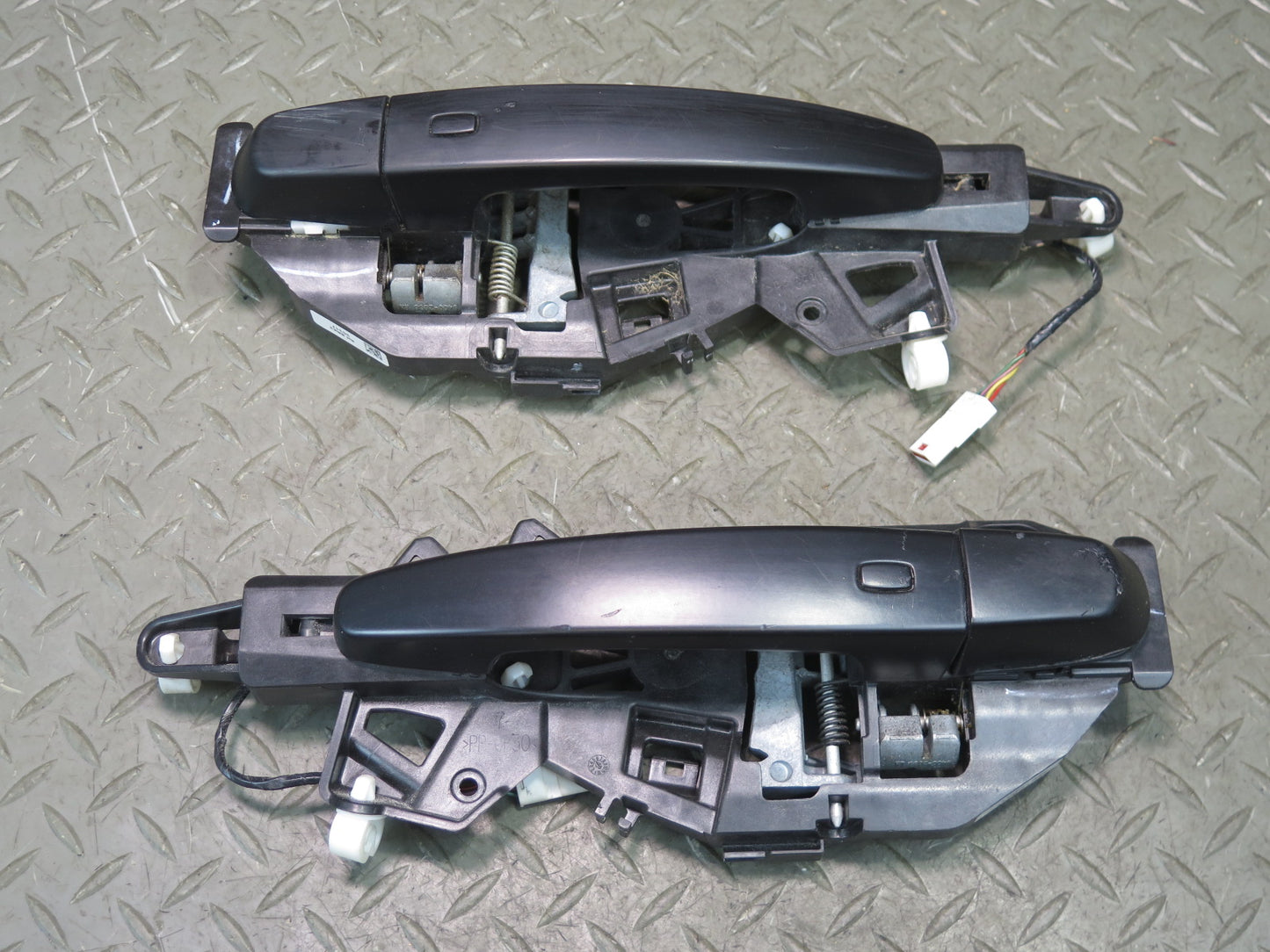 16-24 Chevrolet Camaro SS Set of 2 Left & Right Door Exterior Handle OEM