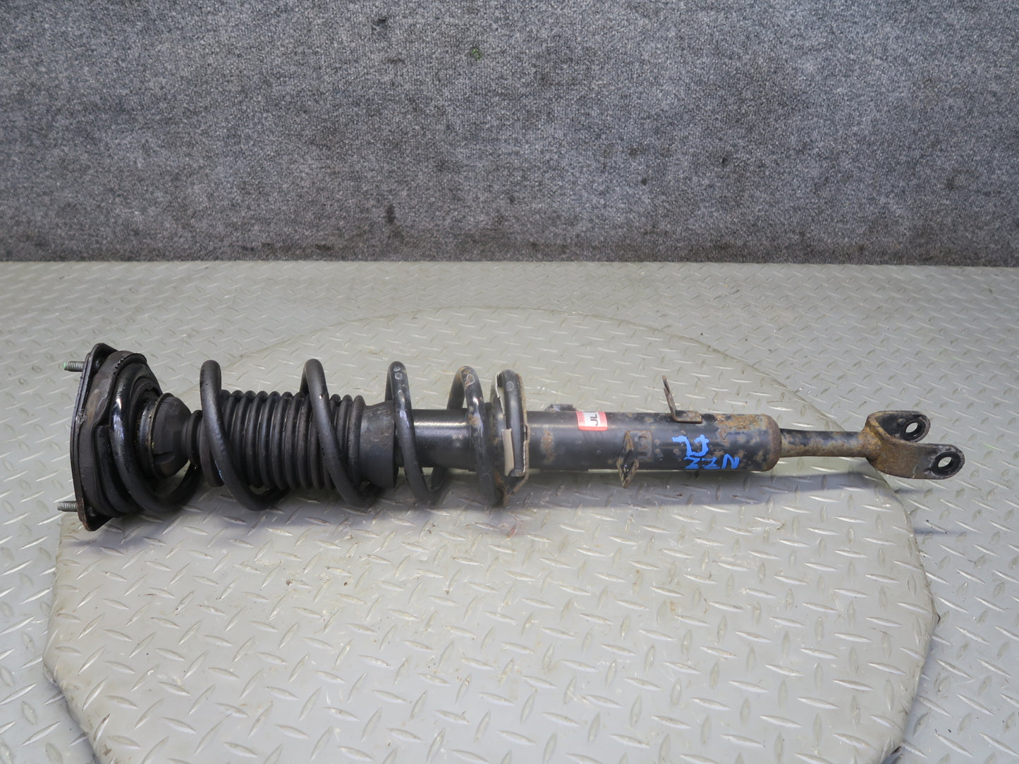 04-05 Nissan Z33 350Z Convertible Set of 2 Front Strut Shock Absorber 34K OEM