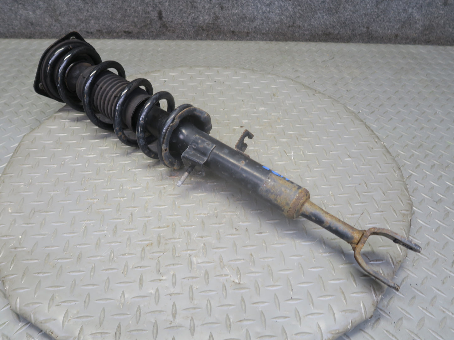 04-05 Nissan Z33 350Z Convertible Set of 2 Front Strut Shock Absorber 34K OEM