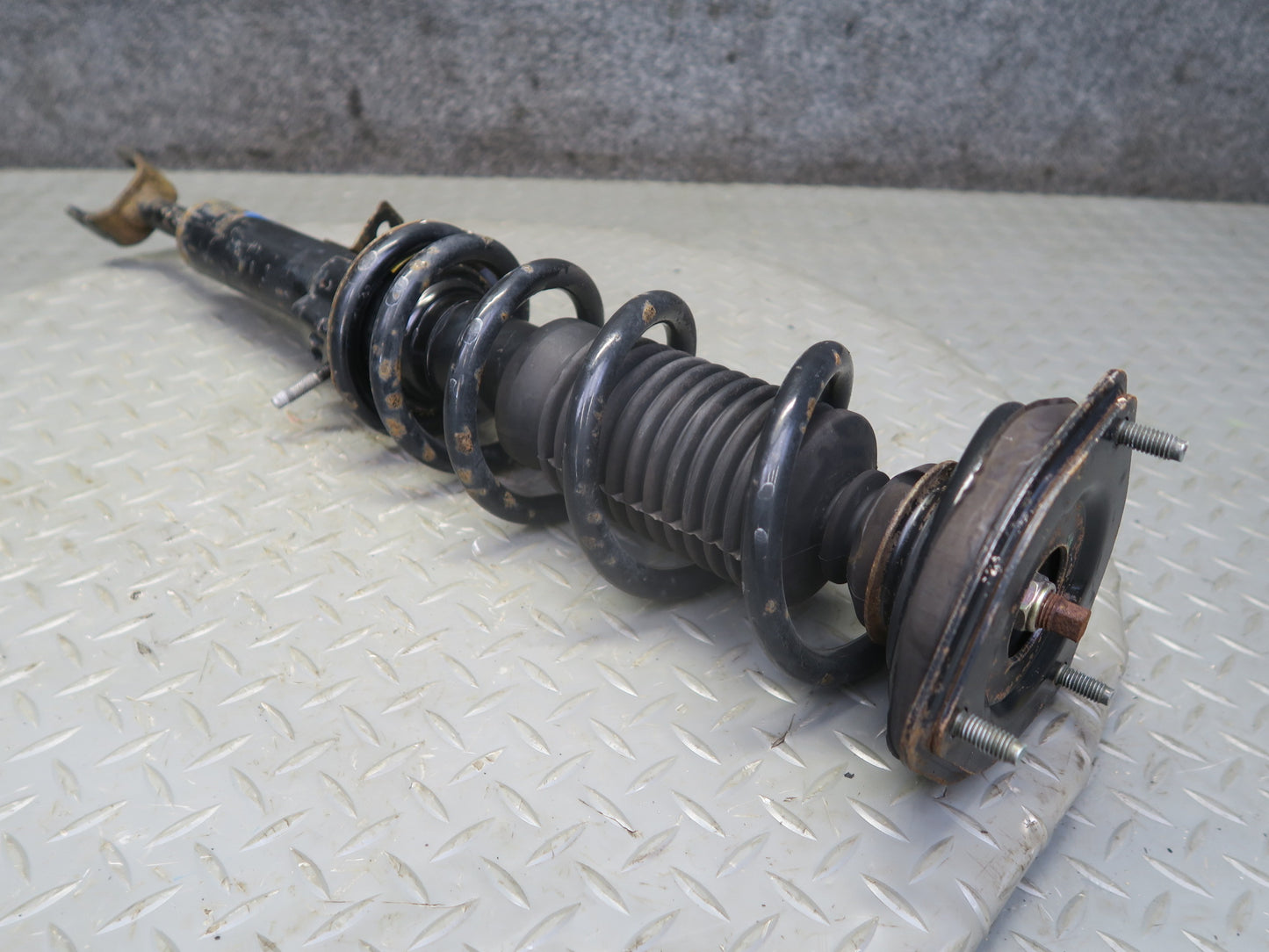 04-05 Nissan Z33 350Z Convertible Set of 2 Front Strut Shock Absorber 34K OEM