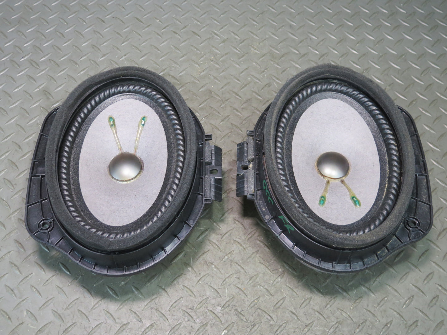 16-24 Chevrolet Camaro SS Set of 2 Left & Right Door Bose Speaker 23160568 OEM
