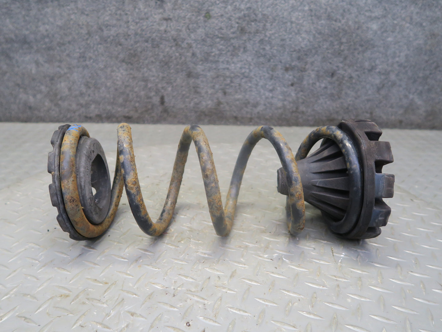 04-09 Nissan 350Z Z33 Convertible Set of 2 Rear Left & Right Coil Spring 34K OEM