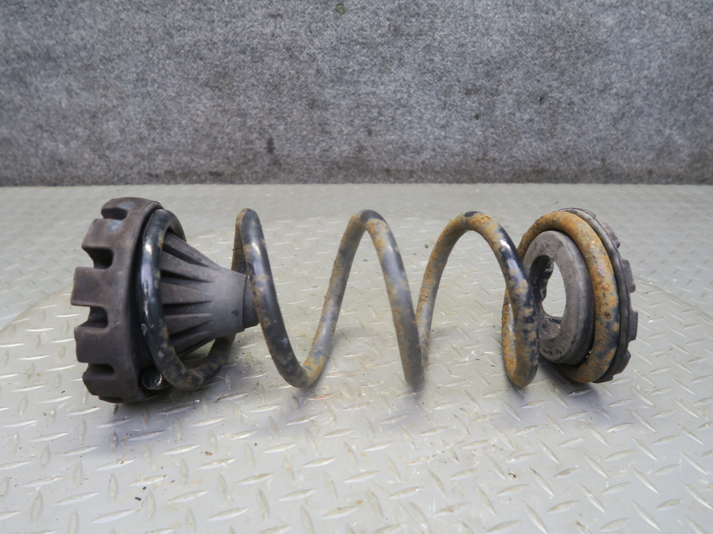 04-09 Nissan 350Z Z33 Convertible Set of 2 Rear Left & Right Coil Spring 34K OEM