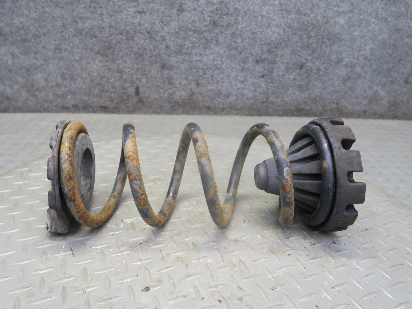 04-09 Nissan 350Z Z33 Convertible Set of 2 Rear Left & Right Coil Spring 34K OEM