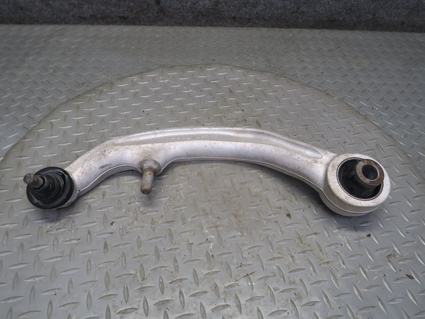 03-05 Nissan Z33 350Z Set of 2 Front Right Suspension Control Arm OEM