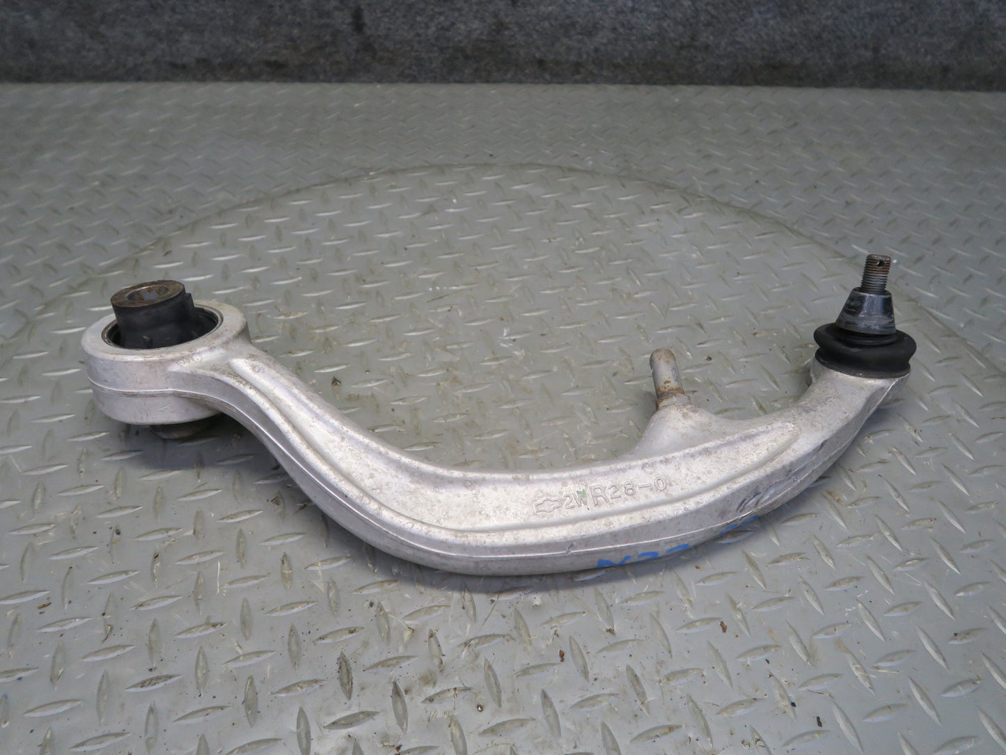 03-05 Nissan Z33 350Z Set of 2 Front Right Suspension Control Arm OEM