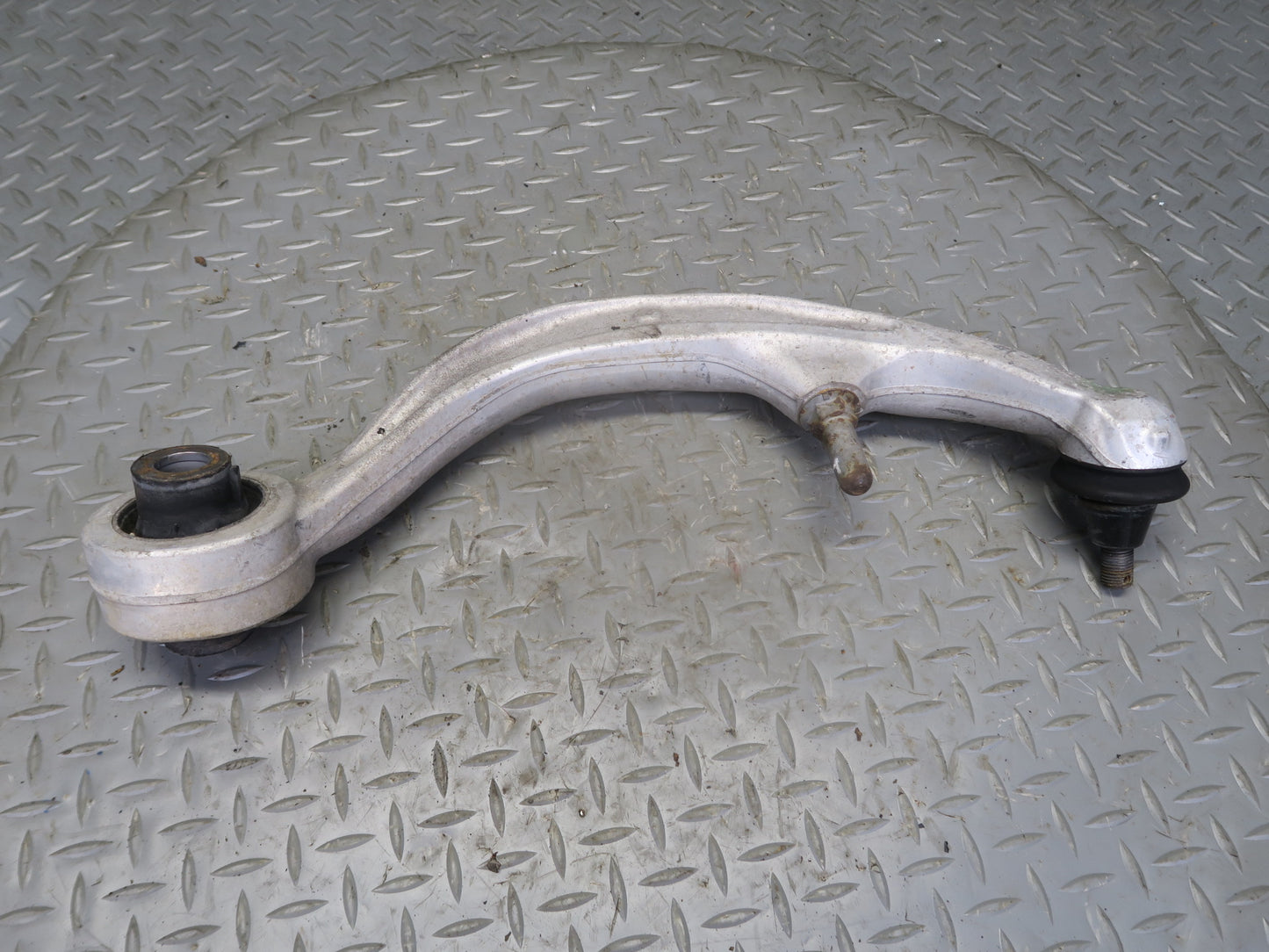 03-05 Nissan Z33 350Z Set of 2 Front Right Suspension Control Arm OEM