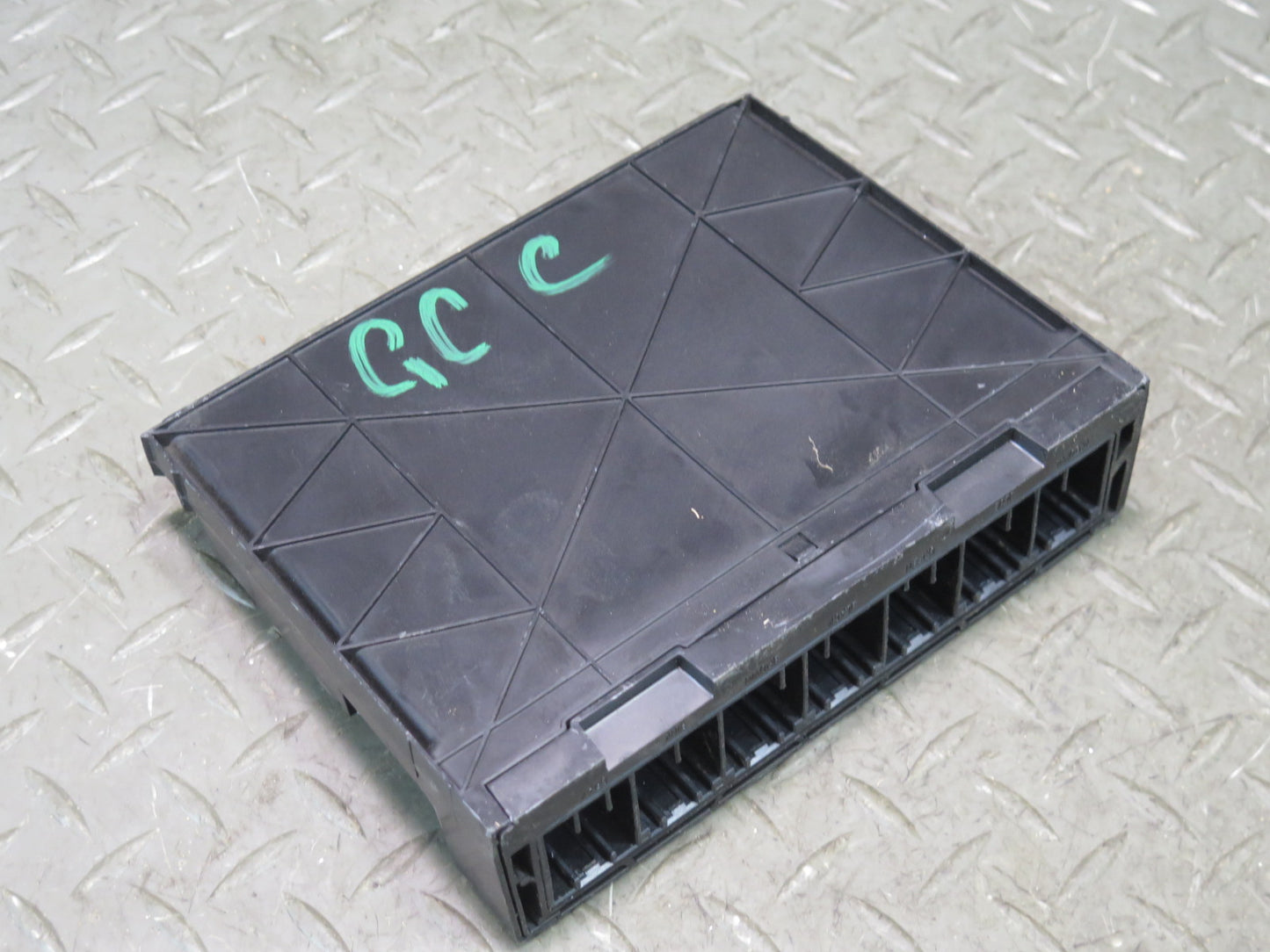 2018 Chevrolet Camaro SS Body Control Module Unit BCM 13518372 OEM