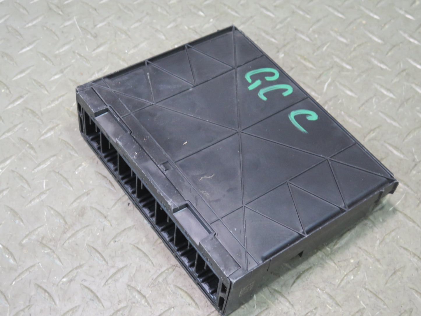 2018 Chevrolet Camaro SS Body Control Module Unit BCM 13518372 OEM