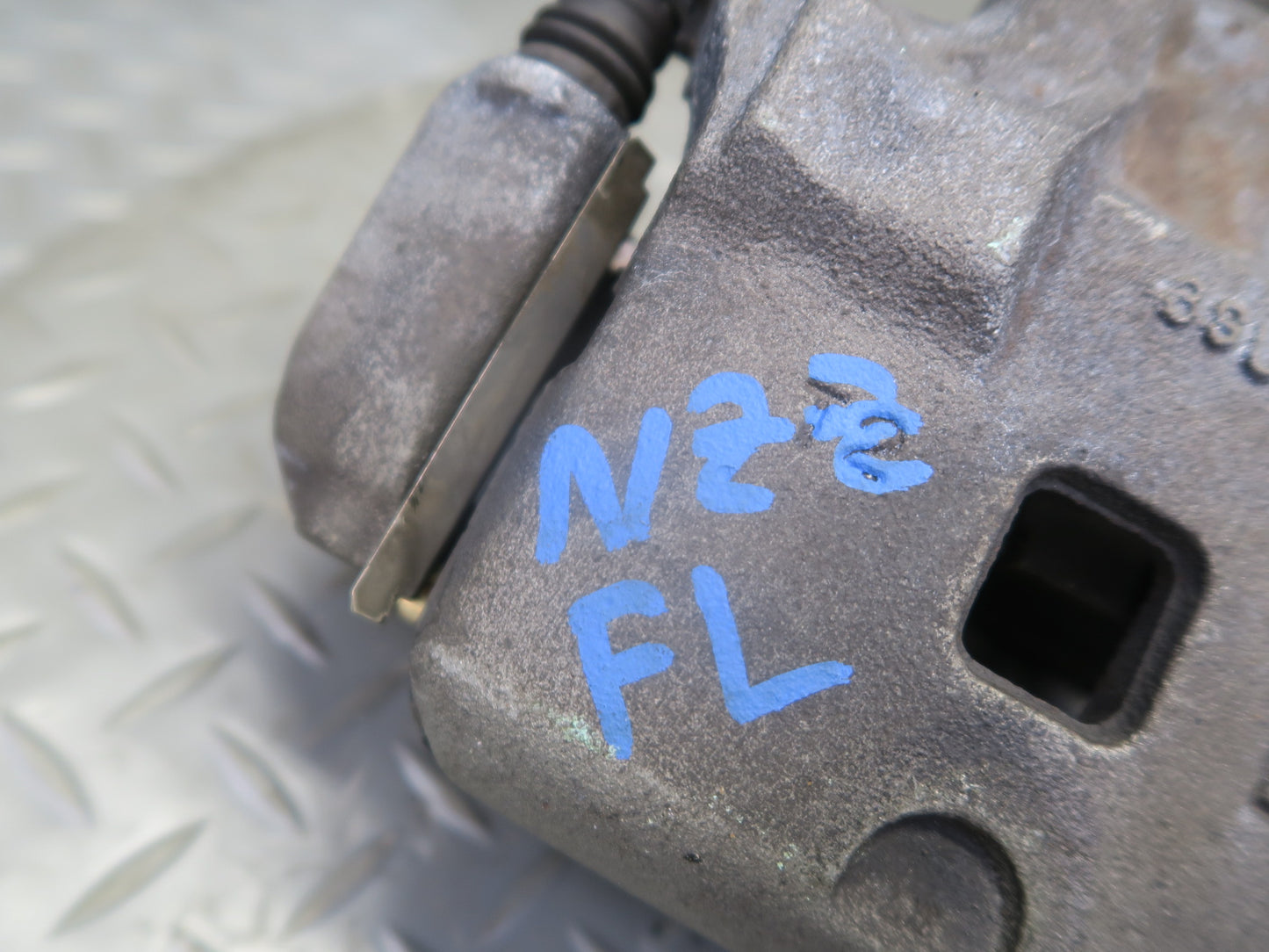 04-05 Nissan Z33 350Z Convert Set of 2 Front Left & Right Brake Caliper OEM