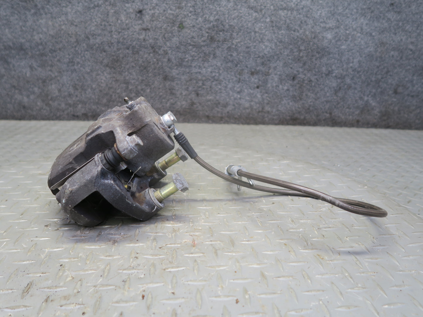 04-05 Nissan Z33 350Z Convert Set of 2 Front Left & Right Brake Caliper OEM