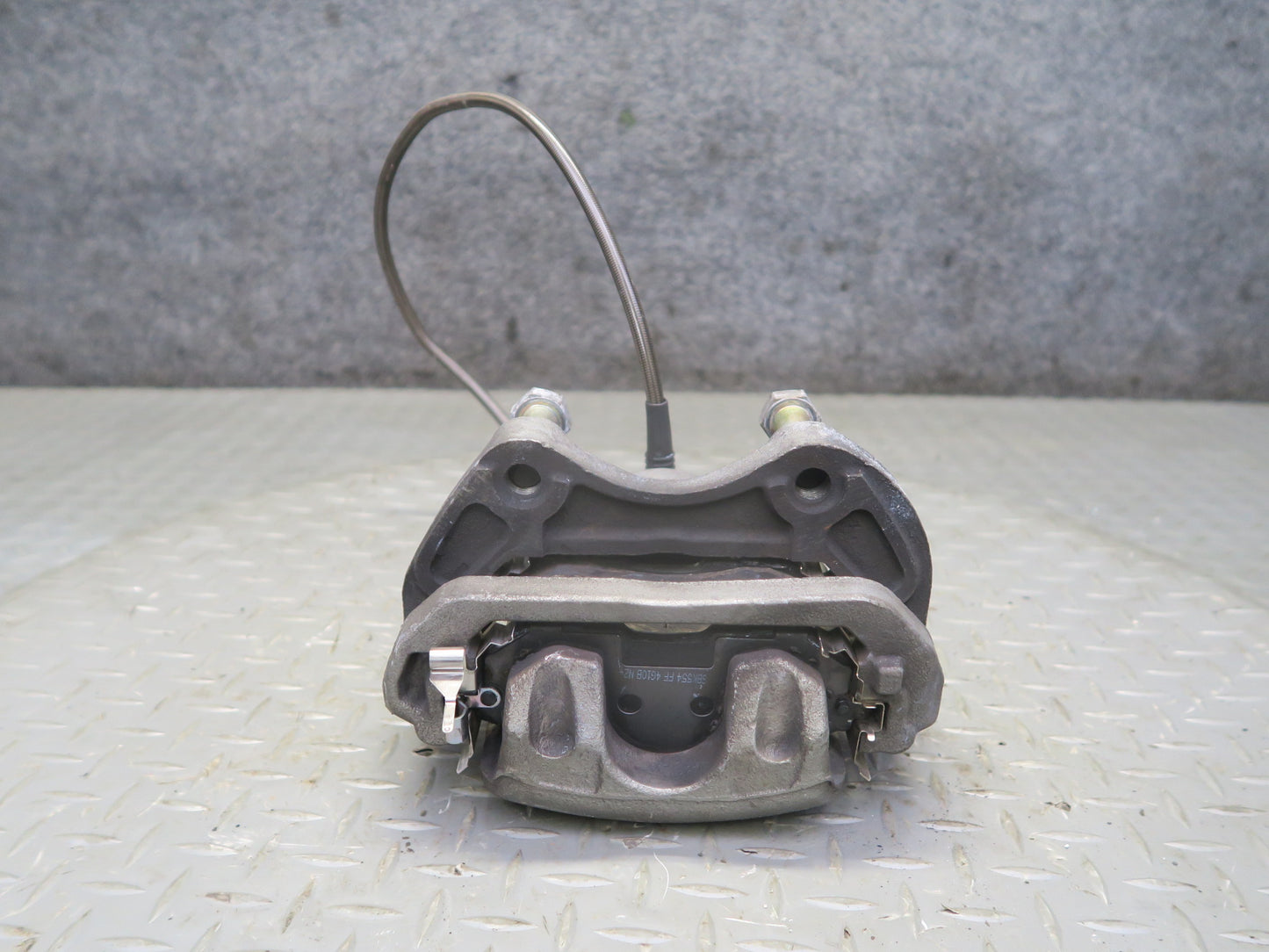 04-05 Nissan Z33 350Z Convert Set of 2 Front Left & Right Brake Caliper OEM