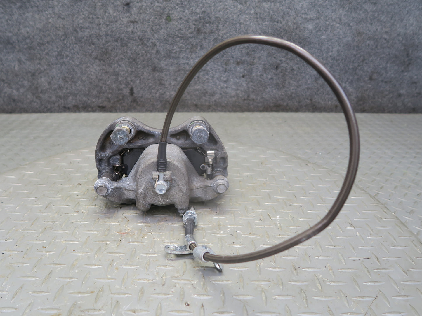 04-05 Nissan Z33 350Z Convert Set of 2 Front Left & Right Brake Caliper OEM