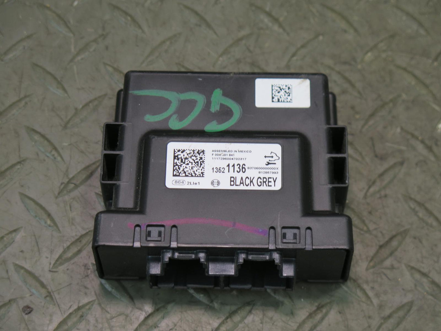 2018 Chevrolet Camaro SS Parking Assist Control Module 13521136 OEM