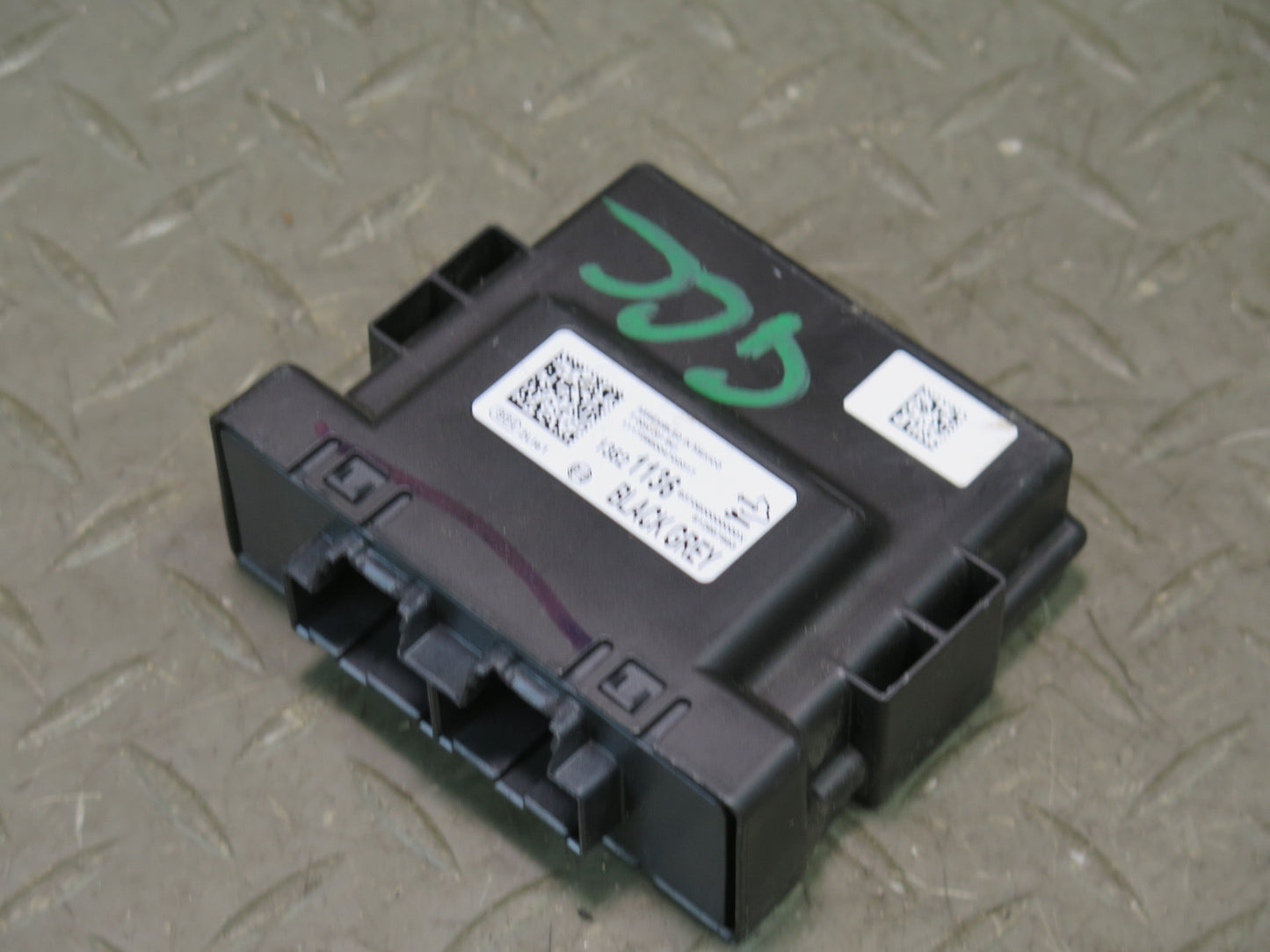 2018 Chevrolet Camaro SS Parking Assist Control Module 13521136 OEM