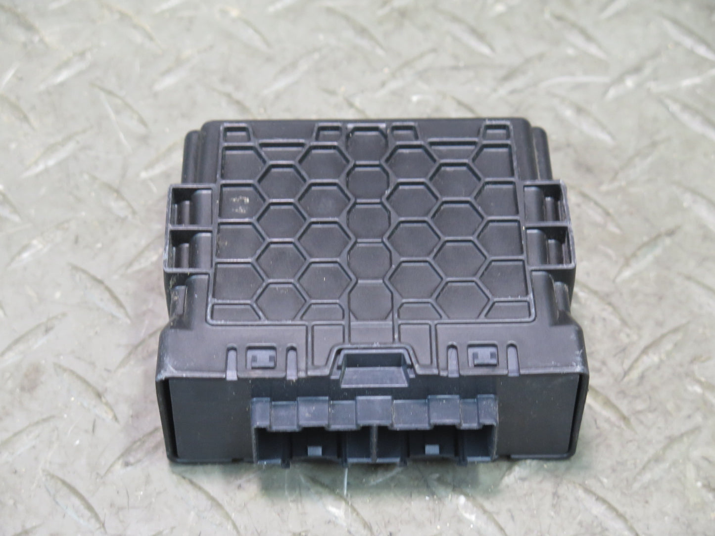 2018 Chevrolet Camaro SS Parking Assist Control Module 13521136 OEM