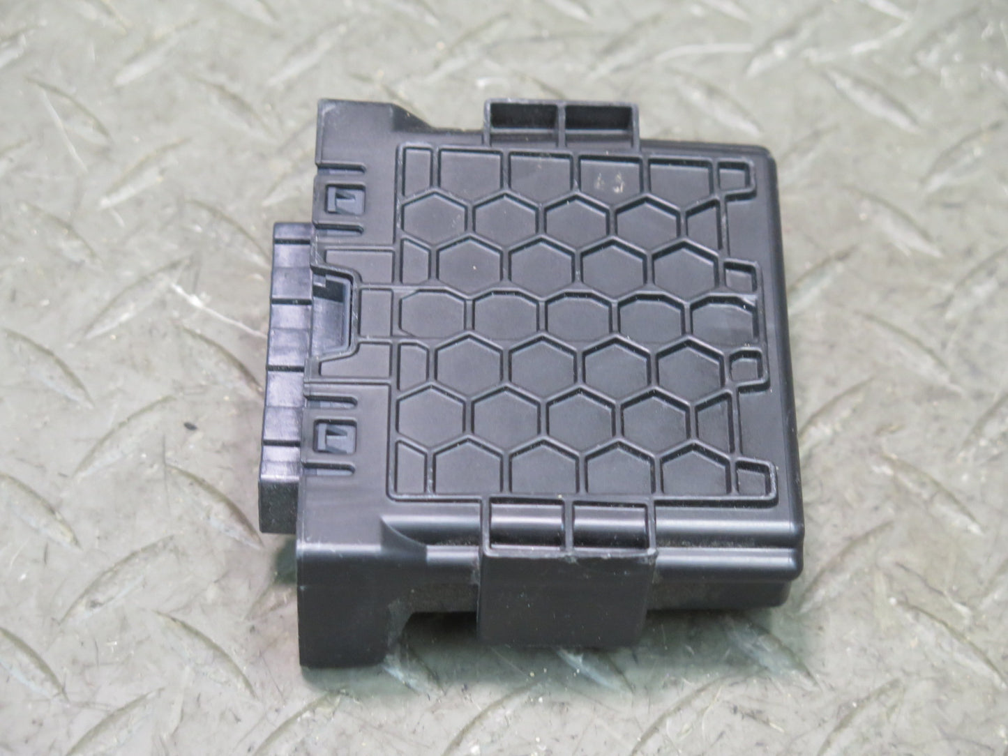 2018 Chevrolet Camaro SS Parking Assist Control Module 13521136 OEM