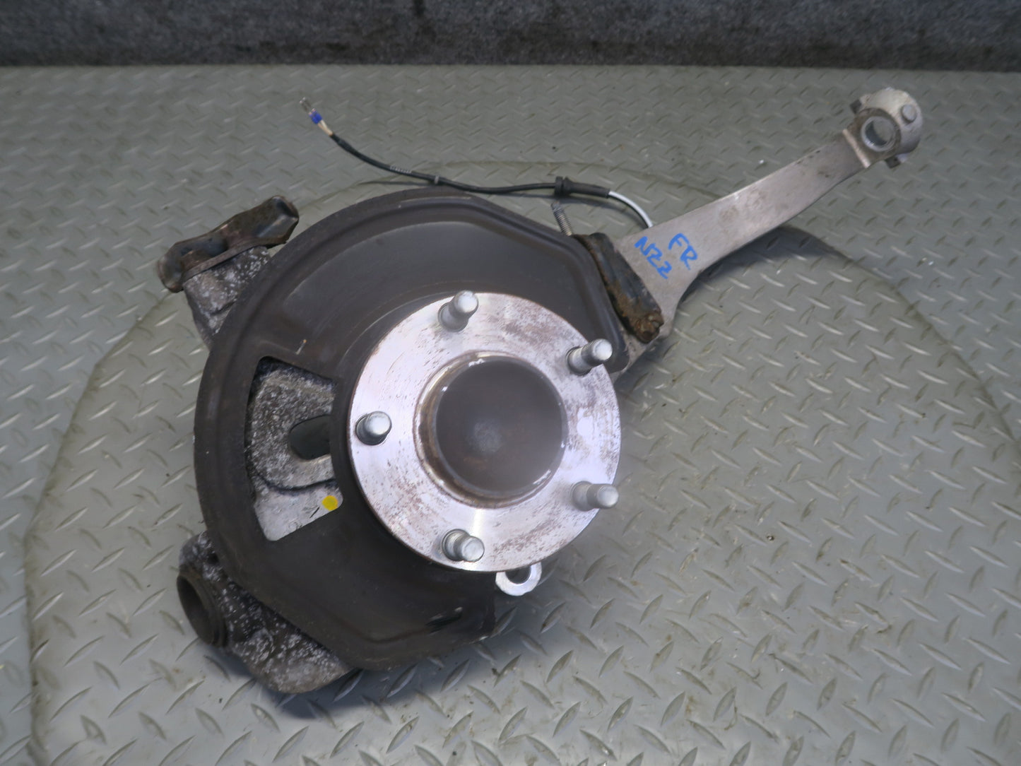 2004 Nissan Z33 350Z Convert Front Right Spindle Knuckle Wheel Hub Bearing OEM